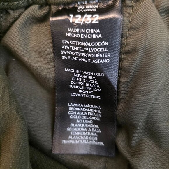 Well Worn Womens High Rise Cargo Denim Pant Straight Army Green Size 12/32 Large - Picture 11 of 17